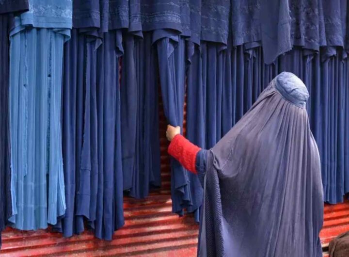 Una donna con il burqa