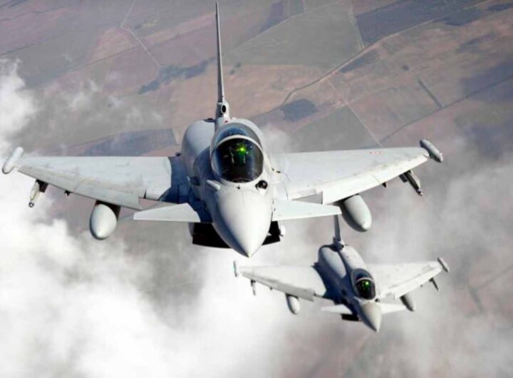 Caccia italiano in volo in Lettonia