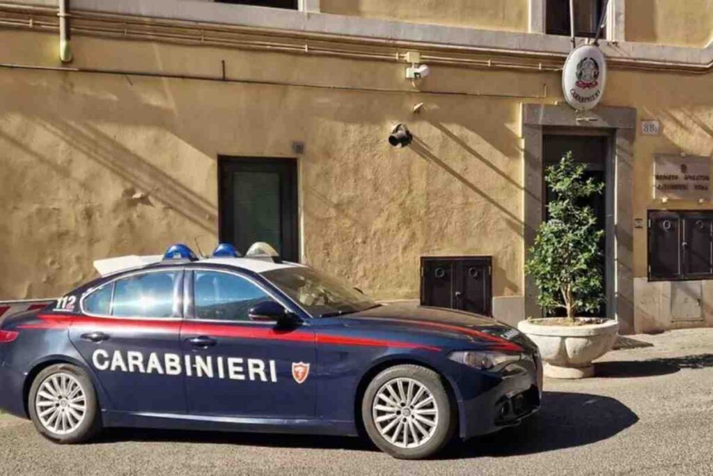 Un'auto dei Carabinieri