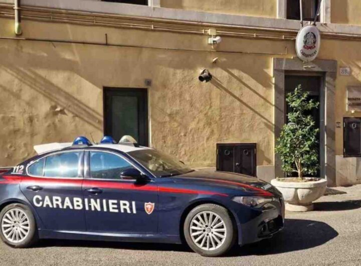 Un'auto dei Carabinieri