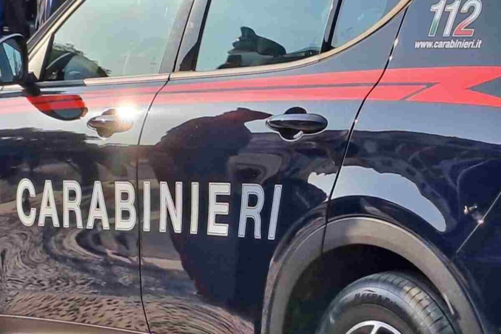Un'auto dei Carabinieri