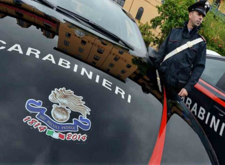 Un'auto dei Carabinieri