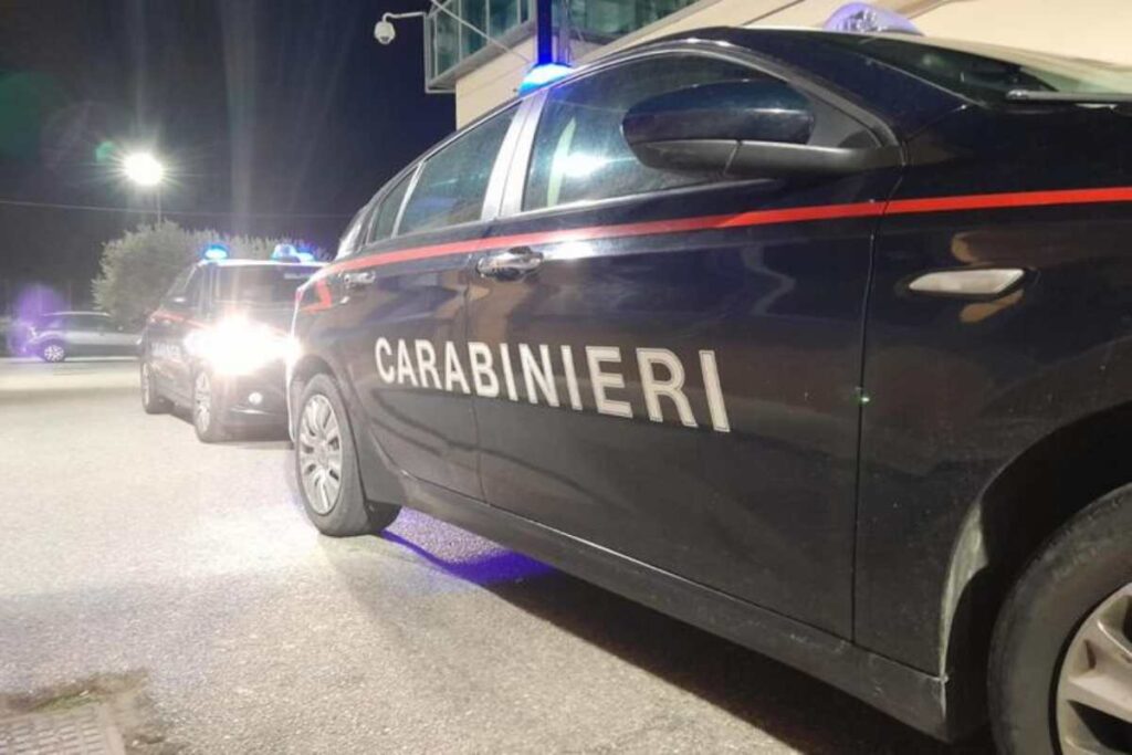 Un'auto dei Carabinieri