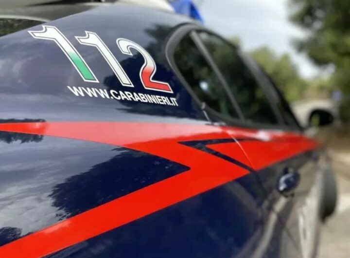 Una volante dei carabinieri