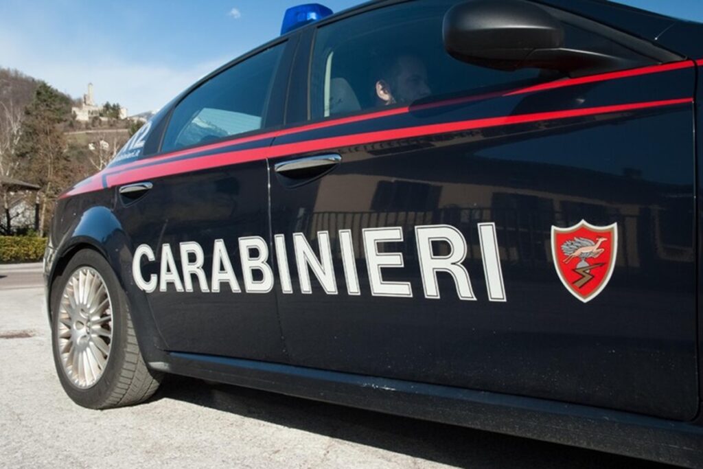 Una volante dei carabinieri
