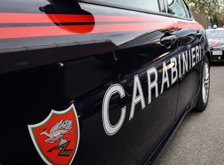 Una volante dei carabinieri