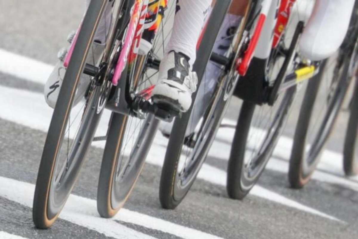 https://www.blitzquotidiano.it/wp-content/uploads/2026/08/ciclisti.jpg