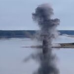 Danubio ai minimi nell'Est Europa, il video delle esplosioni controllate in Romania per deviare il fiume