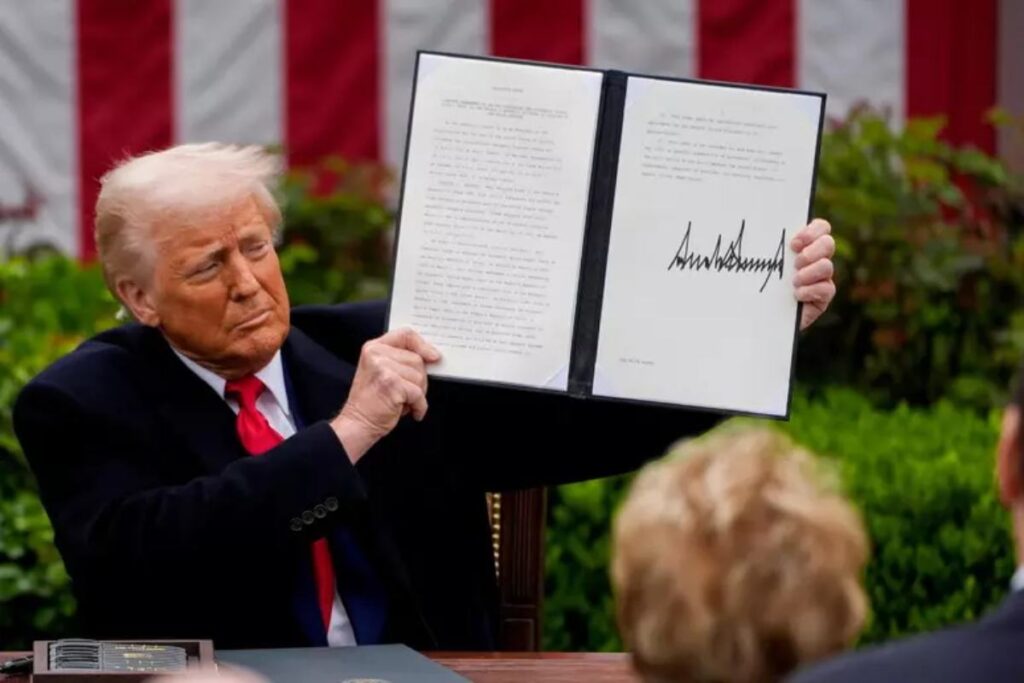 Trump firma i dazi