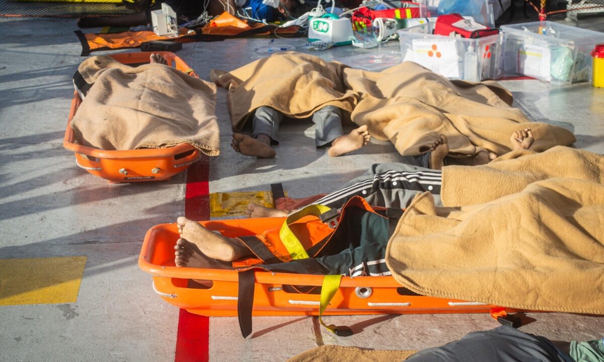 cadaveri sulla nave emergency