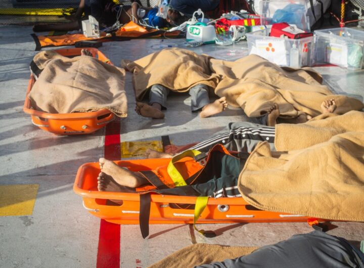 cadaveri sulla nave emergency