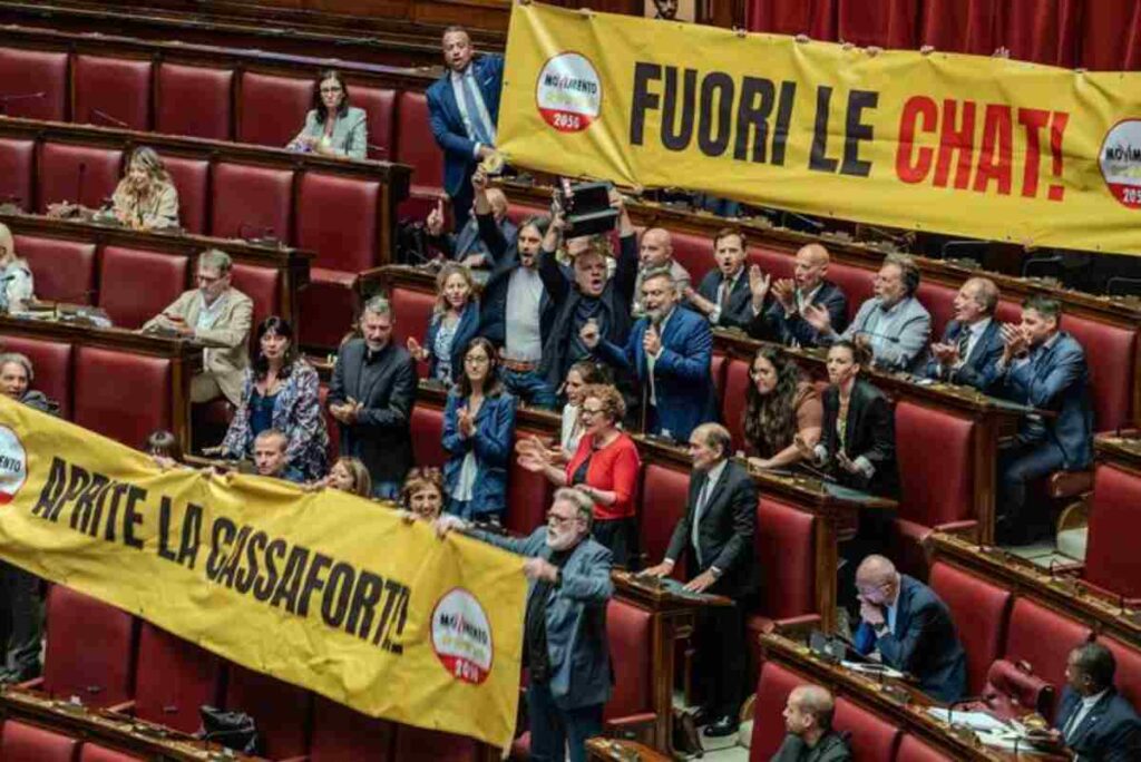 La protesta M5s alla Camera