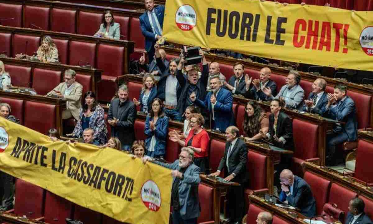 La protesta M5s alla Camera