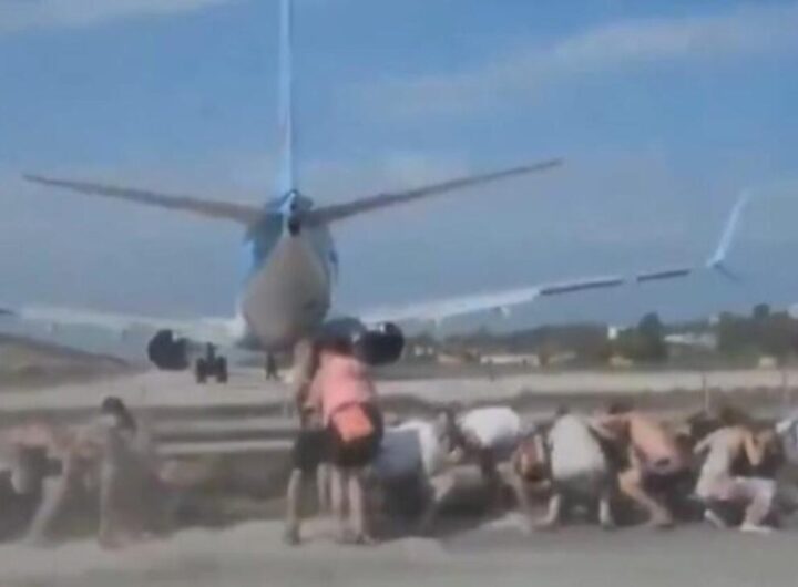 skiathos aereo partenza