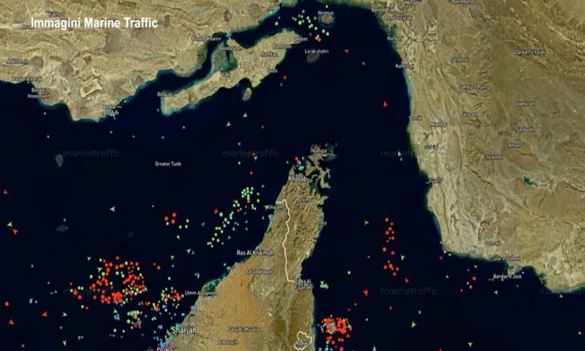 Navi nello stretto di Hormuz