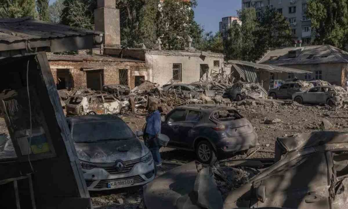 Kiev sotto le bombe russe: colpiti anche un ospedale pediatrico e una scuola, 12 morti