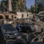 Kiev sotto le bombe russe: colpiti anche un ospedale pediatrico e una scuola, 12 morti