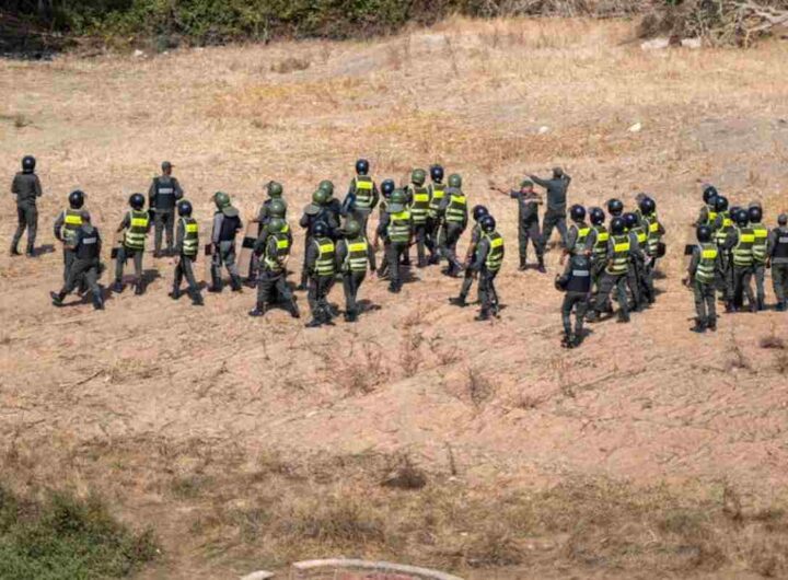 Soldati marocchini alla frontiera di Ceuta