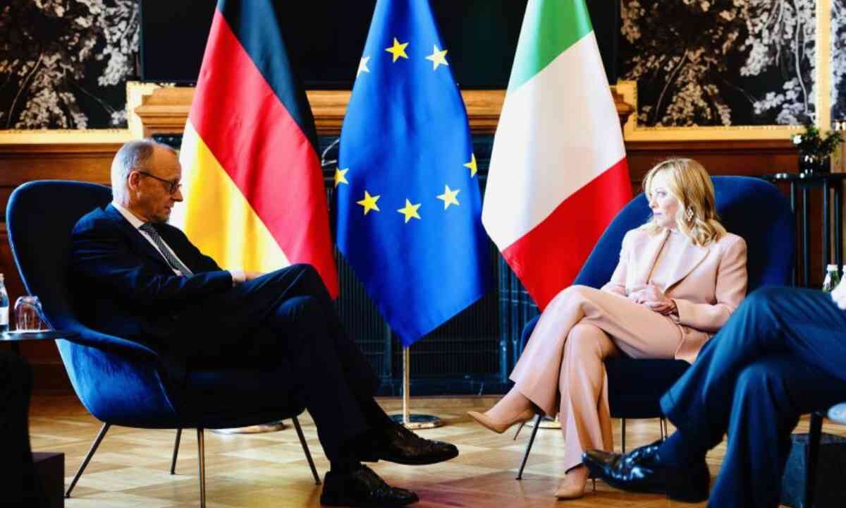 Giorgia Meloni con il cancelliere Friedrich Merz
