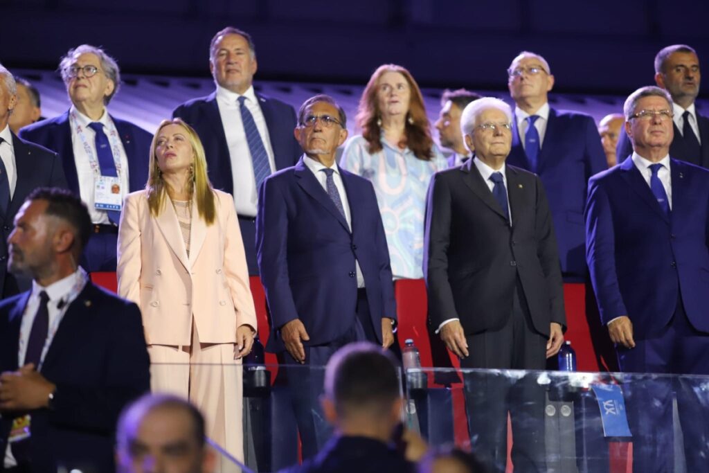 giorgia meloni a taranto