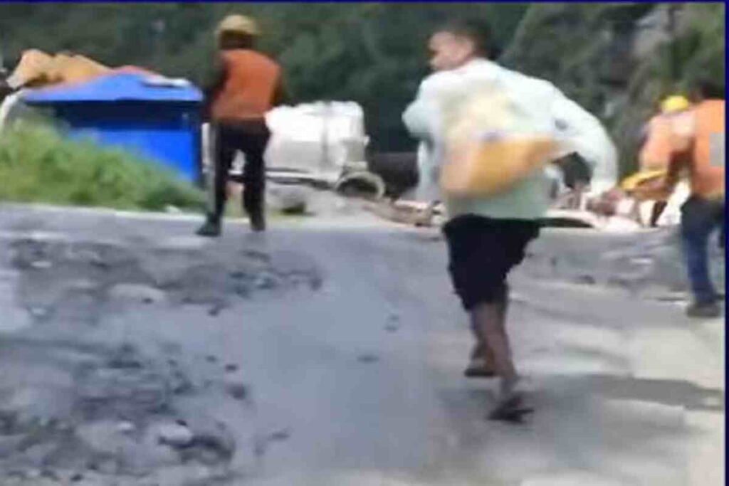 Il video degli operai che in Nepal corrono disperati per salvarsi dall'alluvione