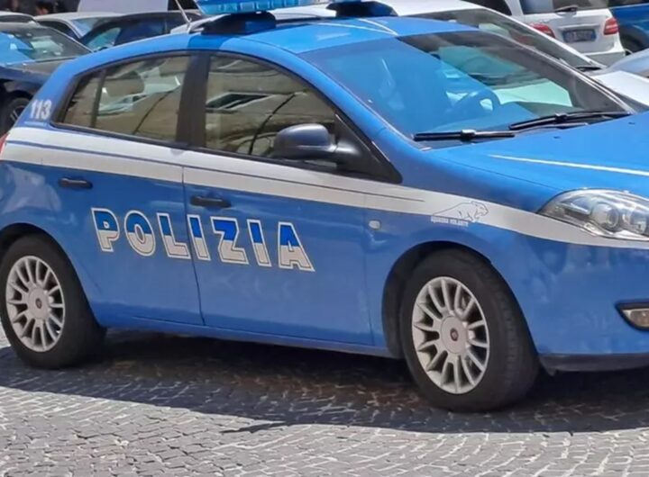 Una volante della polizia
