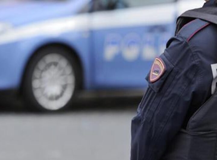 Una volante della polizia