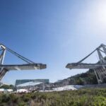 Il ponte Morandi dopo il crollo