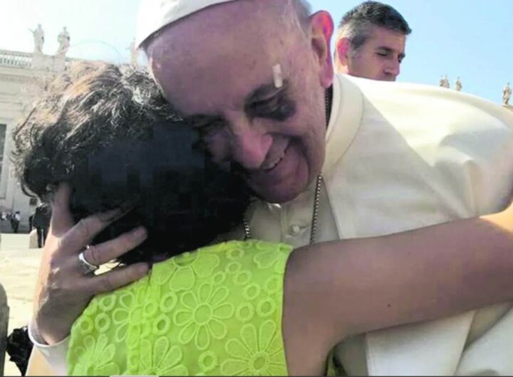 Ana Pinto con Papa Francesco