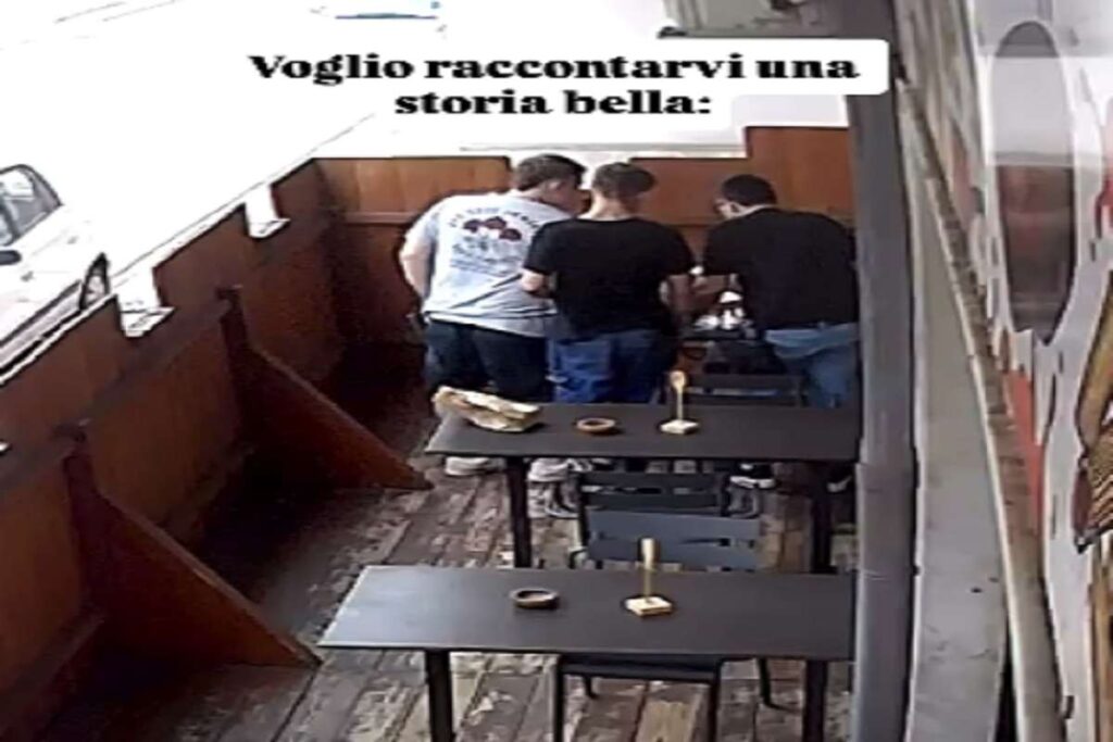 Mangiano ai tavolini esterni del ristorante in orario di chiusura, vanno via e puliscono tutto. Il titolare: "Grazie, siete di esempio"