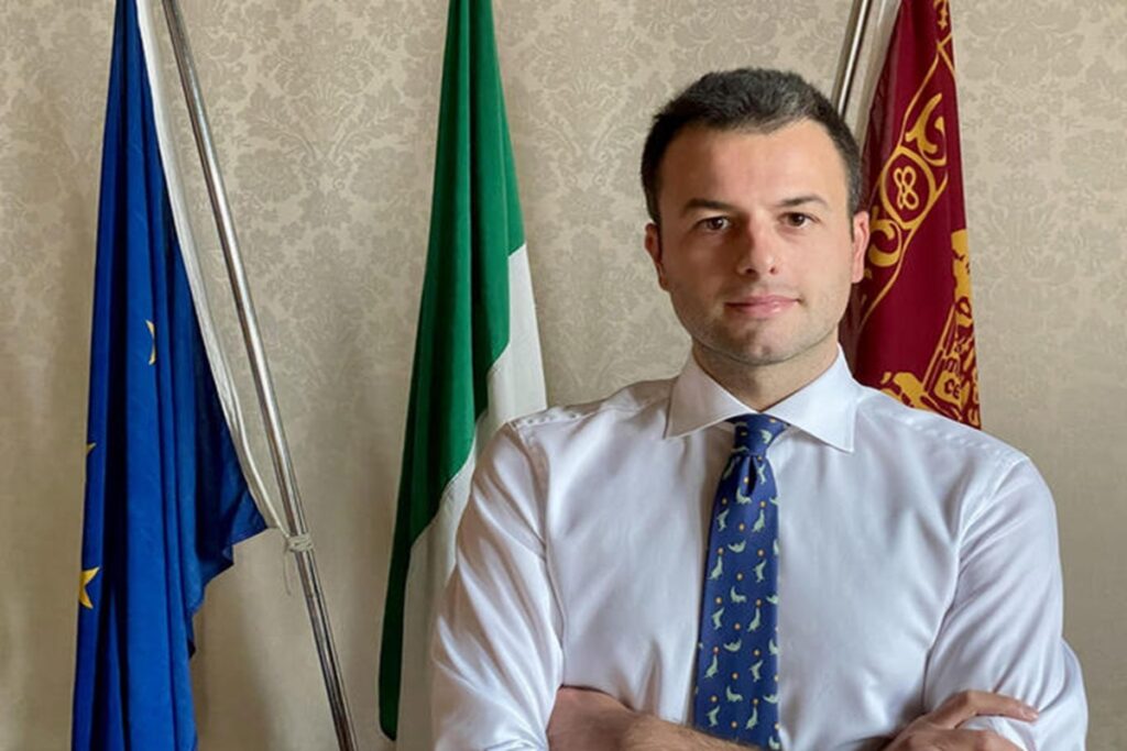 Il sindaco di Venezia Simone Venturini