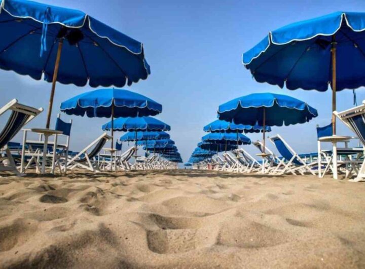 "Il mare è diventato una cosa da ricchi". Il post pubblicato da Borrelli (AVS) sulle spiagge della costiera