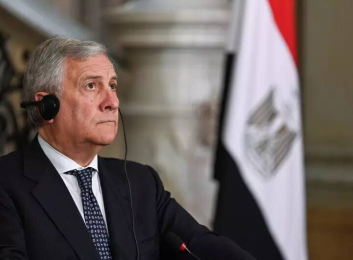 Tajani: "Nello sport e sui mercati a vincere è l'Italia brava nel fare squadra"