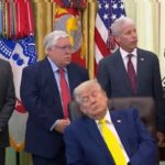 Trump in uno dei suoi tanti pisolini