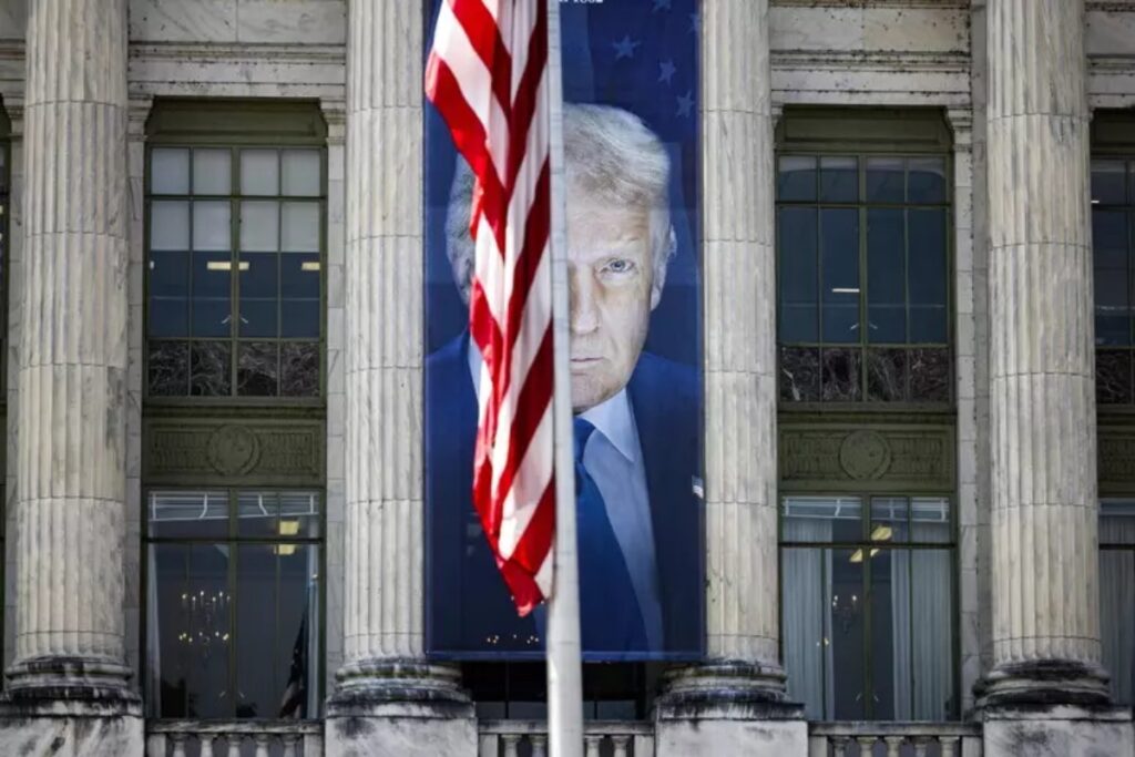 trump bandiera usa
