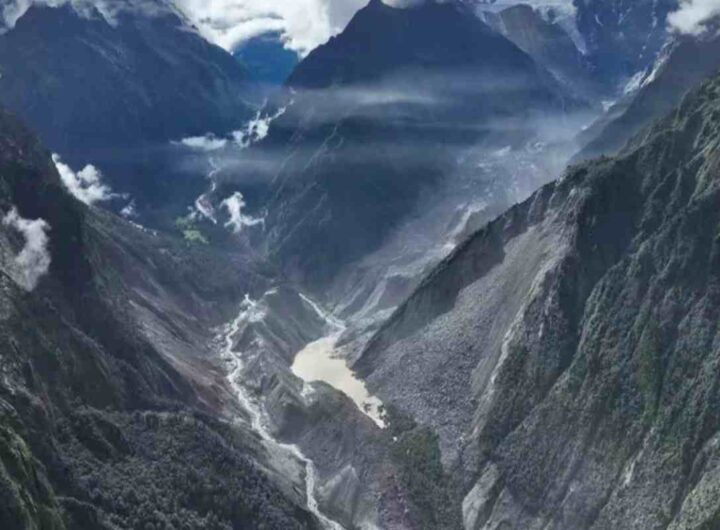 La tv cinese pubblica una foto del lago artificiale formatosi in Tibet