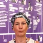 Roberta Vallacchi con il foulard in testa