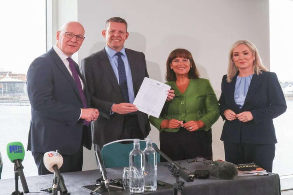 Da sinistra a destra: Rhun ap Iorweth (Galles), John Swinney (Scozia), Mary Lou McDonald e Michelle O 'Neill (Irlanda del Nord