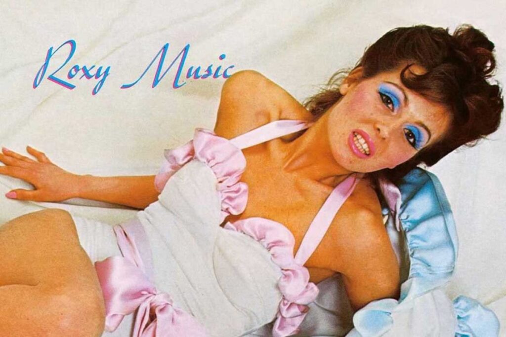 Particolare della copertina di Roxy Music, con l'iconica immagine della modella in posa stile pubblicità degli anni Cinquanta