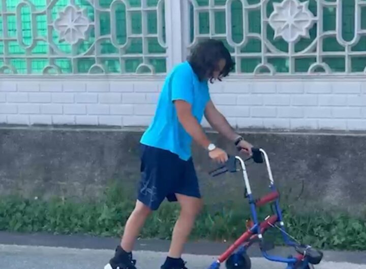 giovane al deambulatore