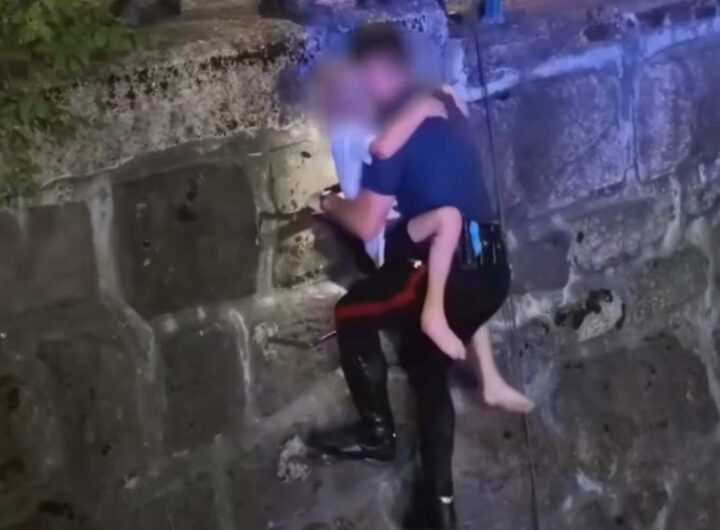 Carabiniere salva bambini