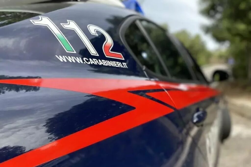 Una volante dei carabinieri