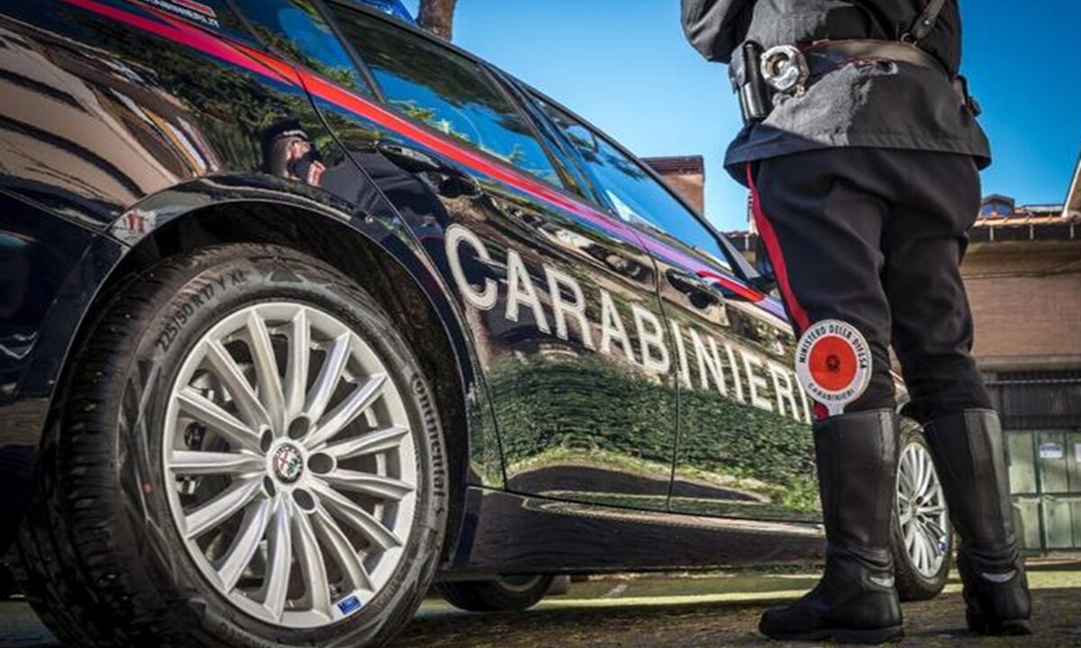 Una volante dei carabinieri