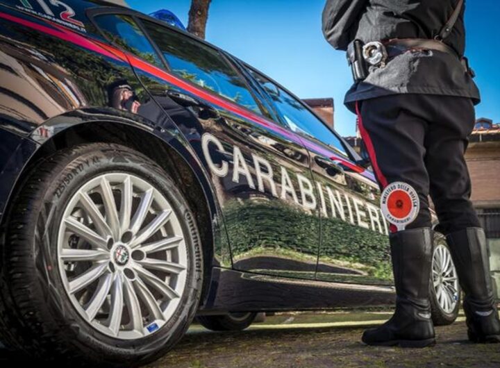 Una volante dei carabinieri
