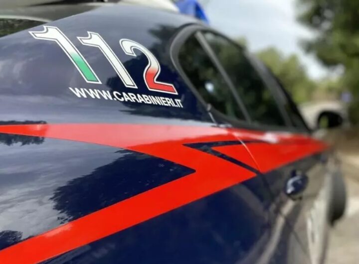 Una volante dei carabinieri