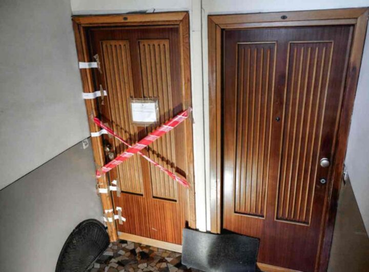La casa di Torino dove è stato trovato il corpo del 39enne
