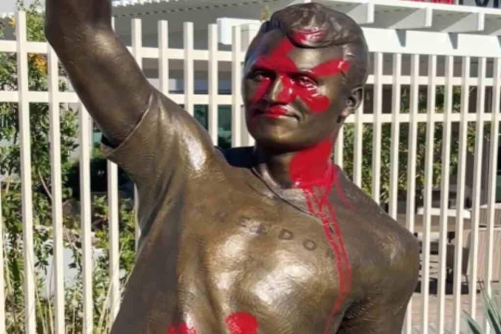 Statua Charlie Kirk