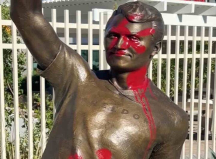 Statua Charlie Kirk