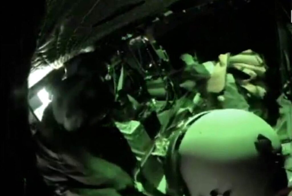 Il video dell'uomo malato a bordo della crociera che viene soccorso dall'elicottero della Guardia Costiera