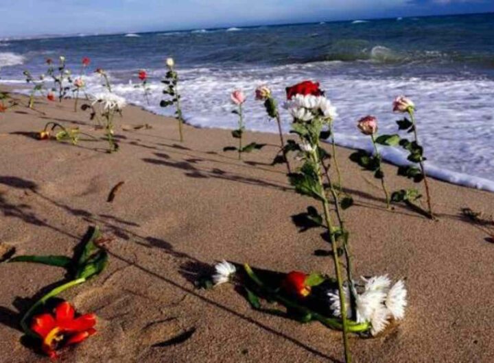 La spiaggia della strage di Cutro